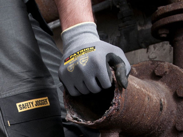 Cách chọn găng tay bảo hộ lao động đạt chuẩn